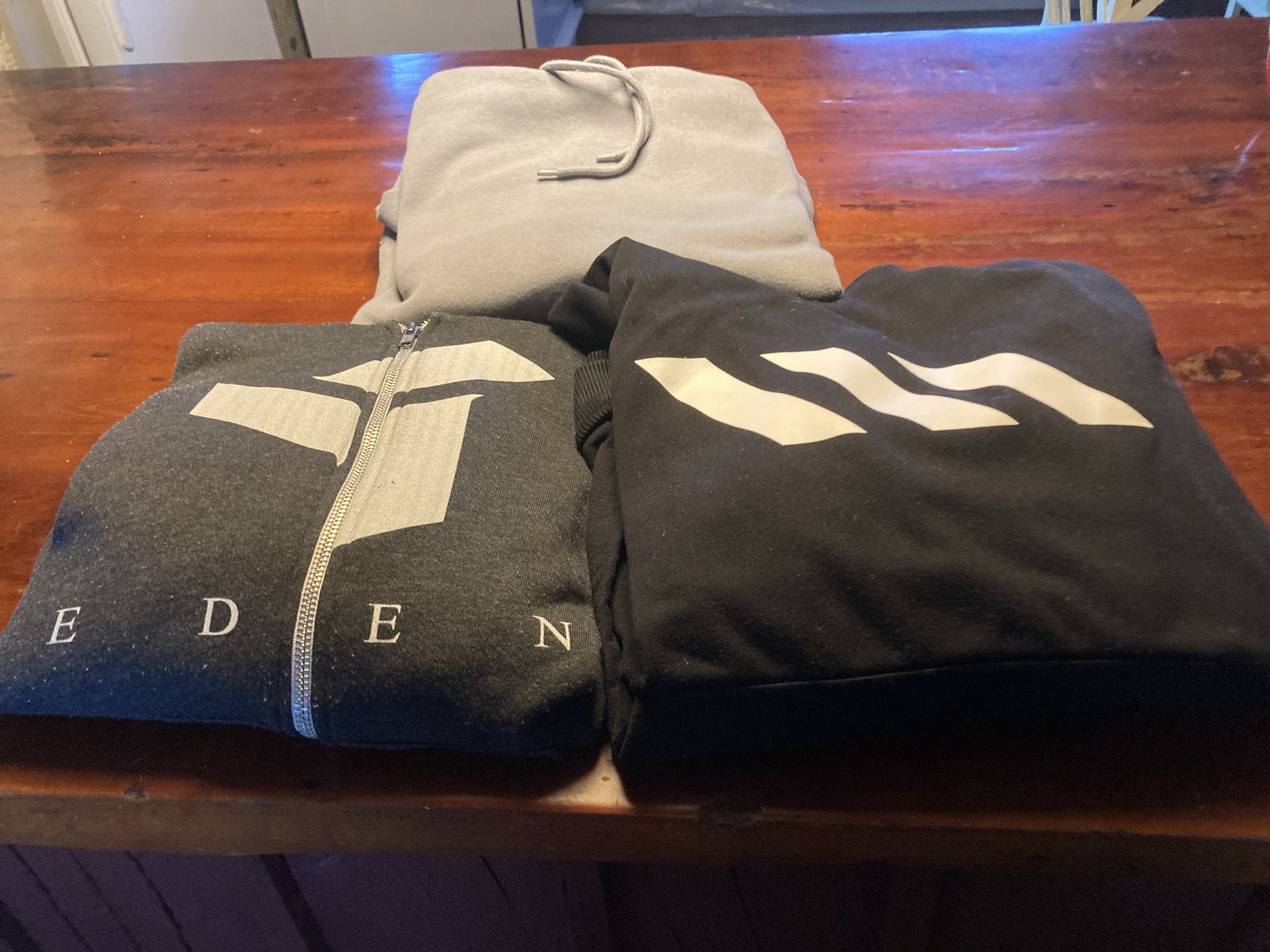 THREE SIZE M HOODIES