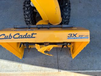 Snow Thrower Cub Cadet