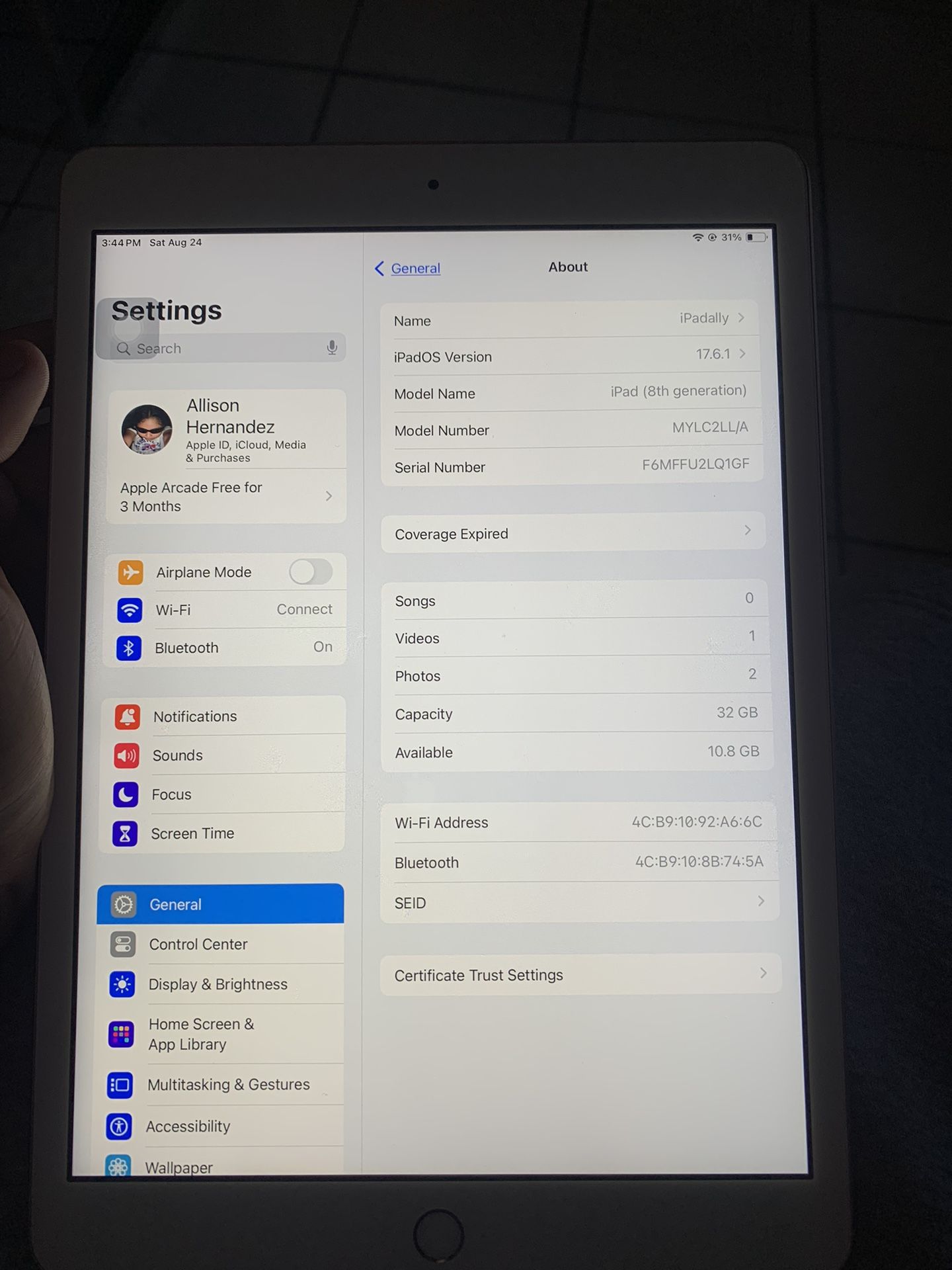 iPad 8th Generation 250$ Trying To Get Rid Of It I Need Cash