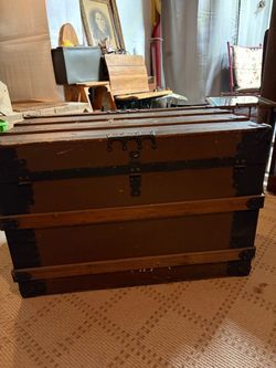 Antique Flat Top Steamer Trunk with tray