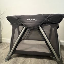Nuna Sena - Travel Crib - Playpen 