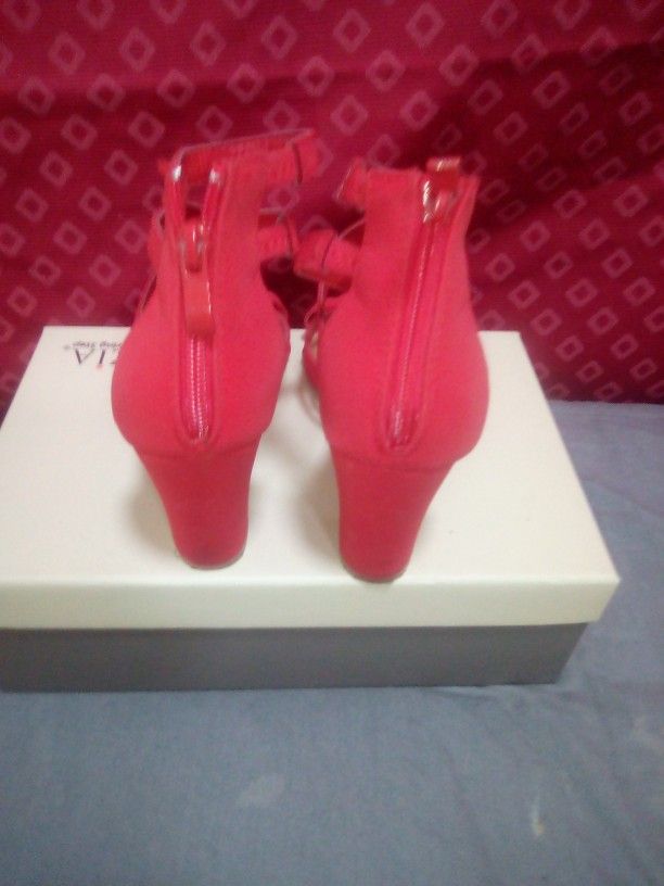 Women's Dress Shoes Strap On Front