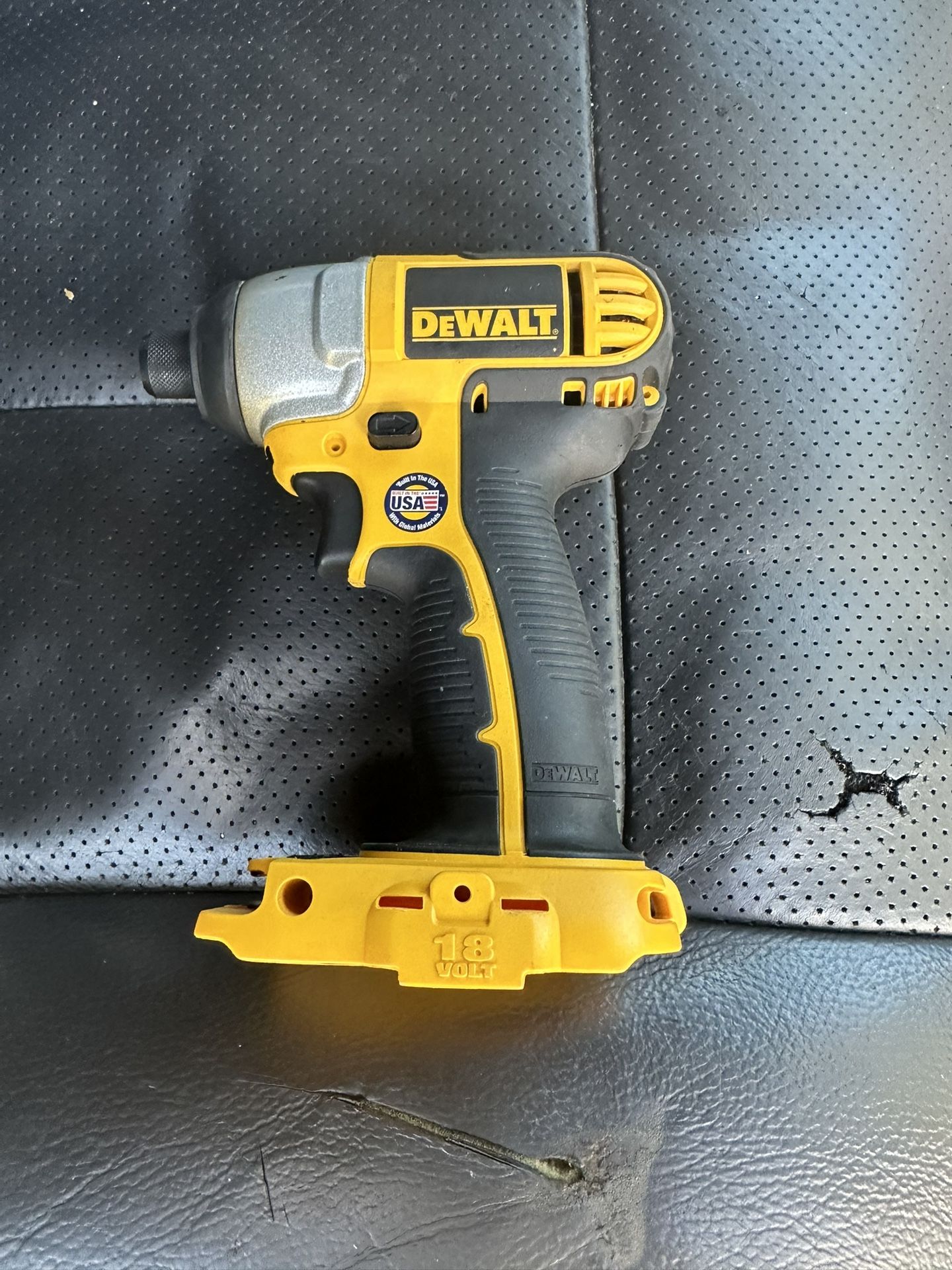 Dewalt DC825 1/4” 18V Cordless Impact Driver TOOL ONLY