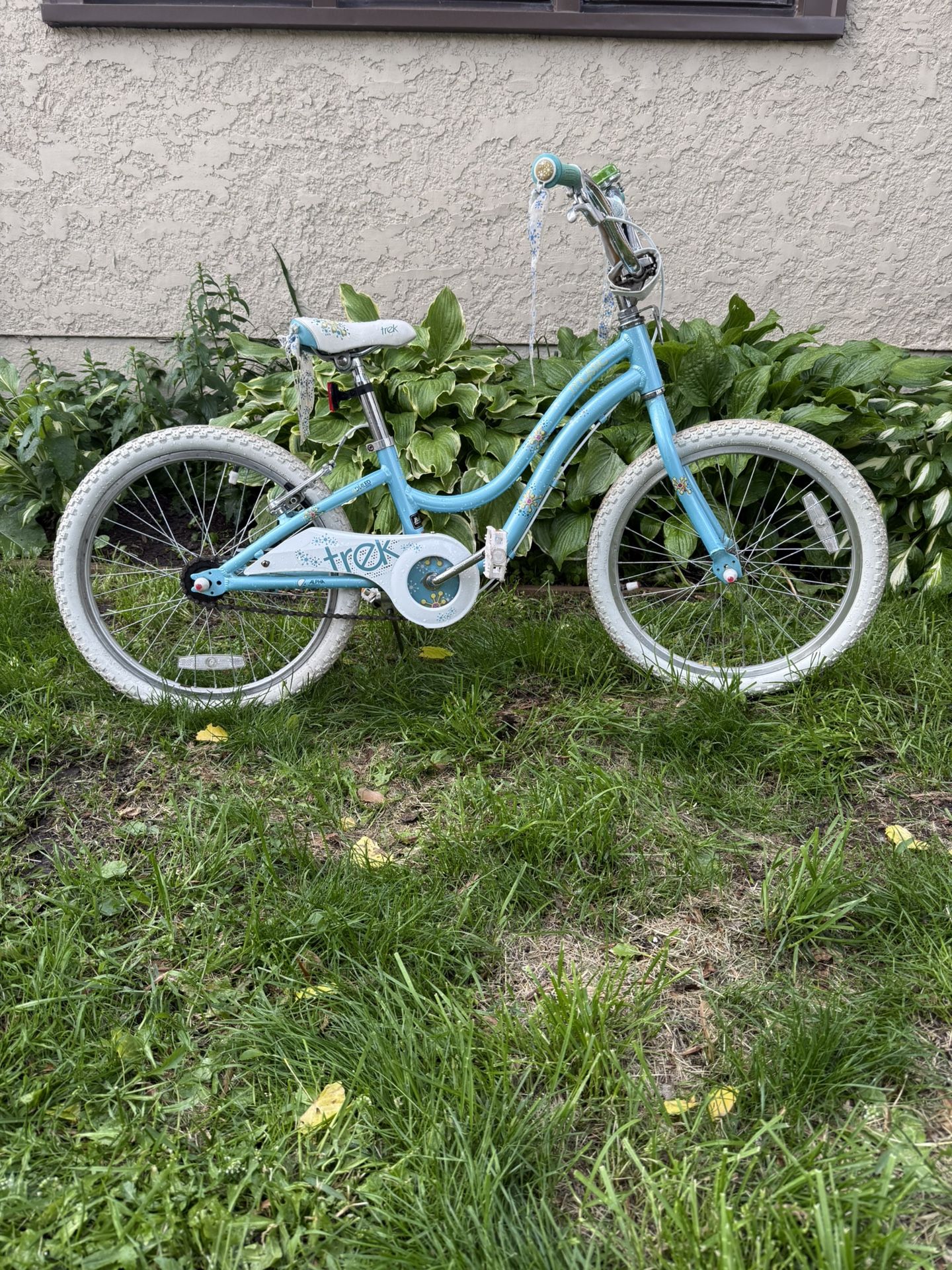 TREK Mystic GIRLS BIKE - $30