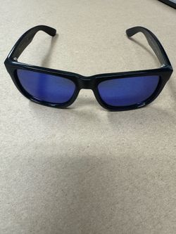 Ray-Ban RB4165 Justin Sunglasses - Black Frame / Blue Lenses - Made in Italy - Excellent Condition Product Details: 	•	Brand: Ray-Ban 	•	Model: RB 416