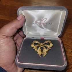Sarah Coventry Brooch