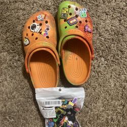 Orange Crocs Size 6.5 ( Been Spray Painted) (comes With Bag Of Croc Charms)