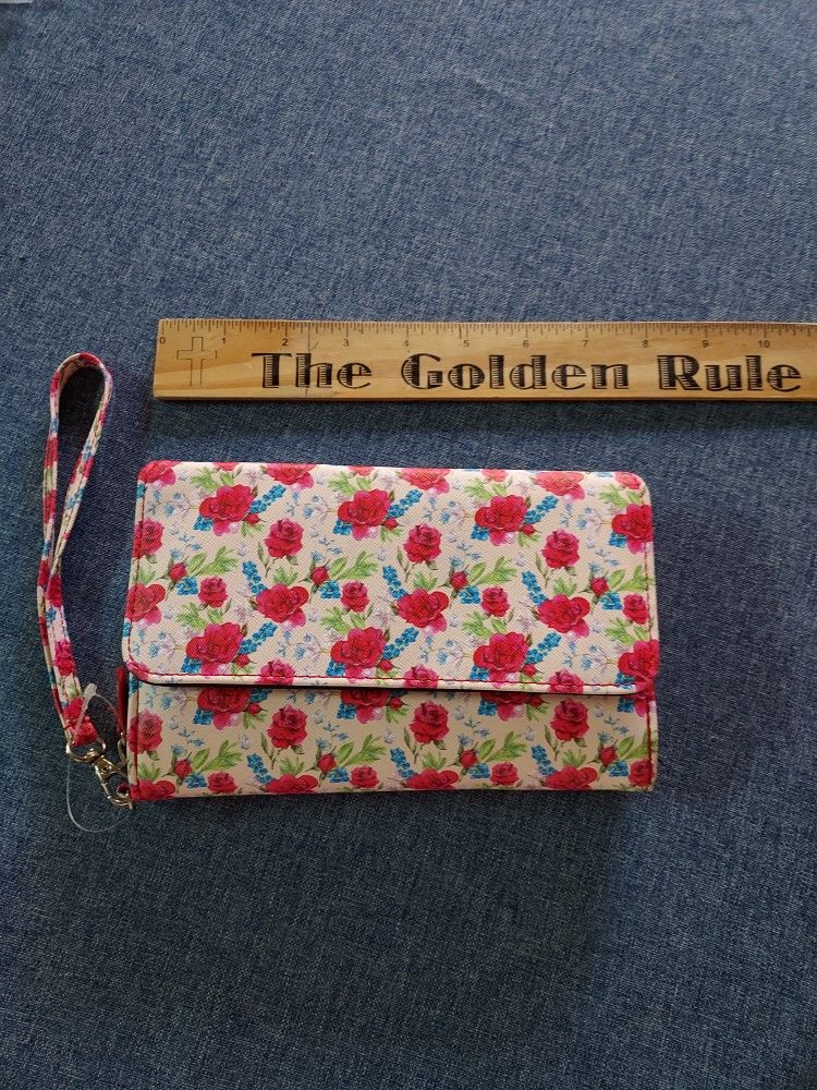 New Mundi Floral Wristlet
