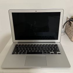 13-inch MacBook Air Mint Condition Everything Works Perfect