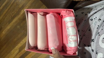 Momcozy breast pumps