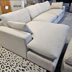 🎁 Brand 🆕 3-Piece Linen Modular Sectional Couch By Ashley 💞Fast Delivery And Easy Financing Available 