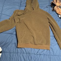 Sweater / Hoodie
