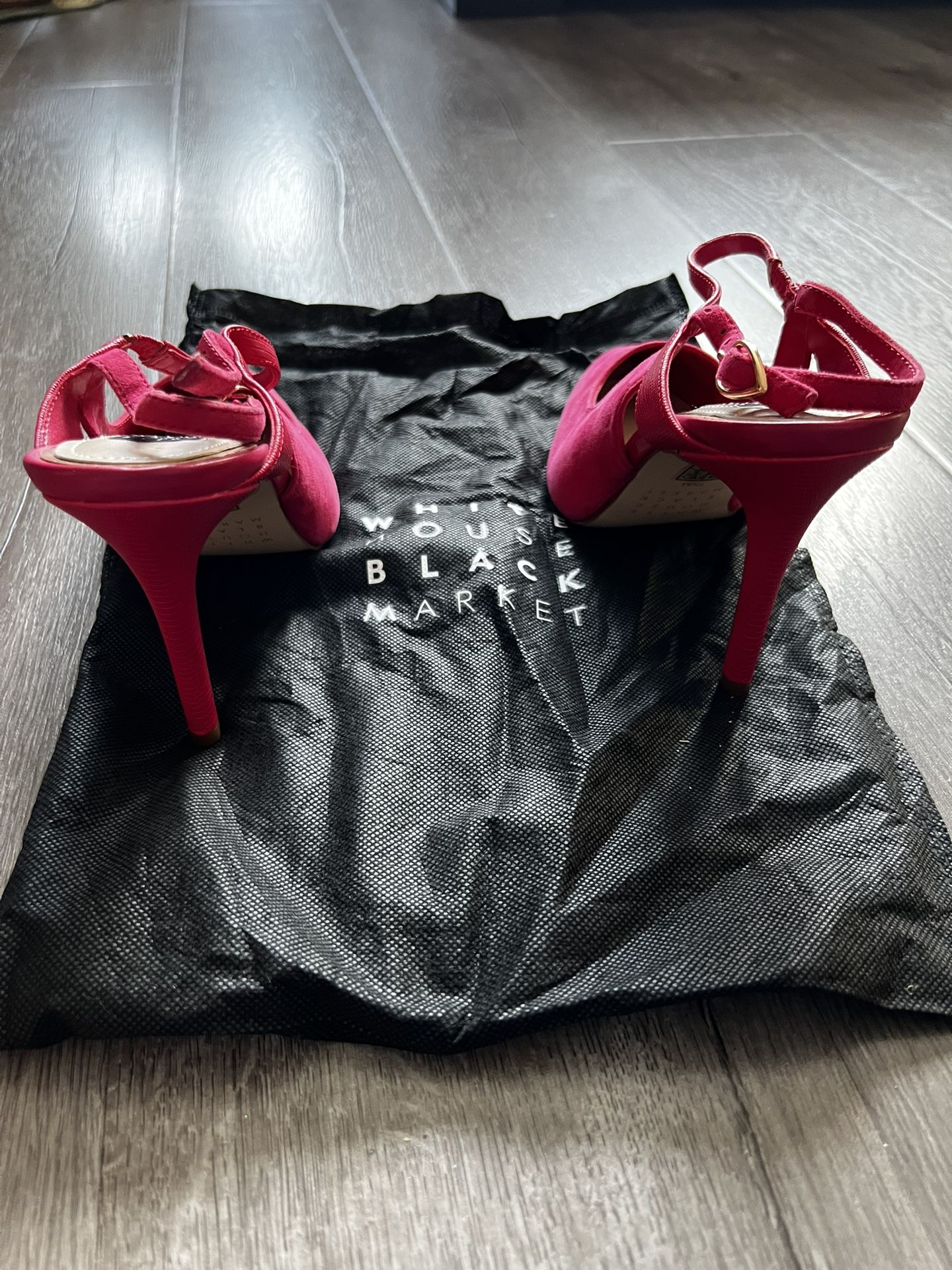 WHITE HOUSE BLACK MARKET