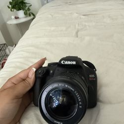 Canon EOS Rebel T7 