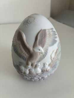 LLADRO 1997 EAGLE AND NEST PORCELAIN EGG FIGURINE ARTCRAFT 30/3 MADE IN SPAIN