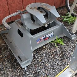 B&W Patriot 18k 5th Wheel Hitch