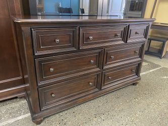 Dark Solid Wood Traditional 7-Drawer Dresser w/ Cedar Lined Drawers