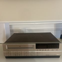 RCA VCR PLAYER/RECORDER MOD# VKT-300