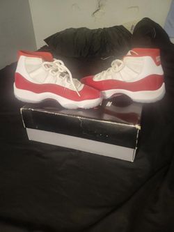 Air Jordan 11 Cherry 8.5M