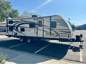2015 keystone passport ultra lite grand touring bunk house like new must see