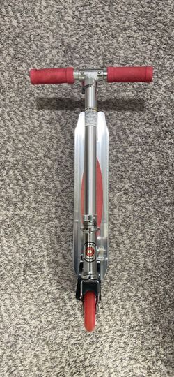 Razor Kick Scooter Silver and pink