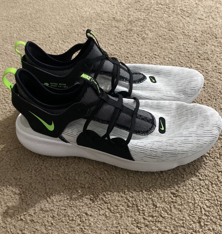 Nike Flex Contact 3 Running Shoe size 12