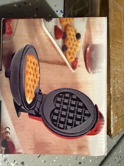 Mini waffle maker