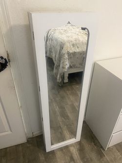 NEW JEWELRY MIRROR $89.00 OBO