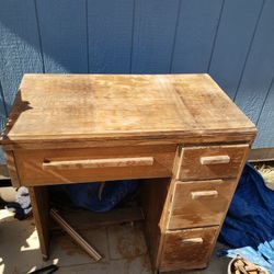 Antique Singer Sewing Machine, make an offer