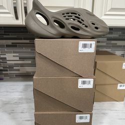 Yeezy RNR Stone Taupe ( Size 9, 11)