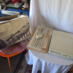 Vintage Apple Macintosh computer PC 
