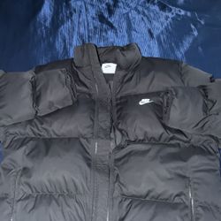 black nike puffer jacket men L