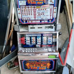 IGT RED HOT 777 TRIPLE DOUBLE