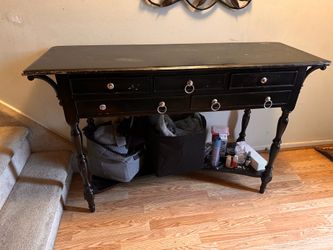 Free entry/ sofa table