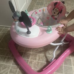 Minni Mouse Walker 