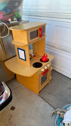 #kids #toy #kitchen #cafe #wood #stove #microwave #shelves