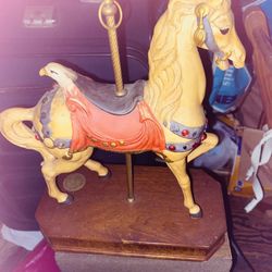 Collectors series 1900s carousel music box