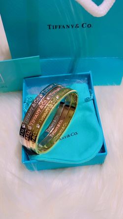 T&co set Bangles
