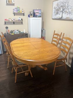 Nice wooden table Collapsable