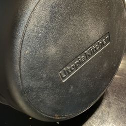 Utopia Kitchen Cast-Iron Skillet 12 Inch With Two Pour Spouts And Extra Handle