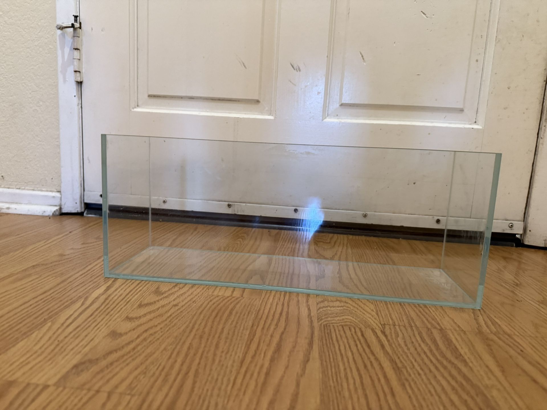 2.5-3 gallon fish tank