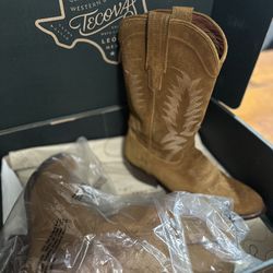 The Annie Tecova Suede Boots
