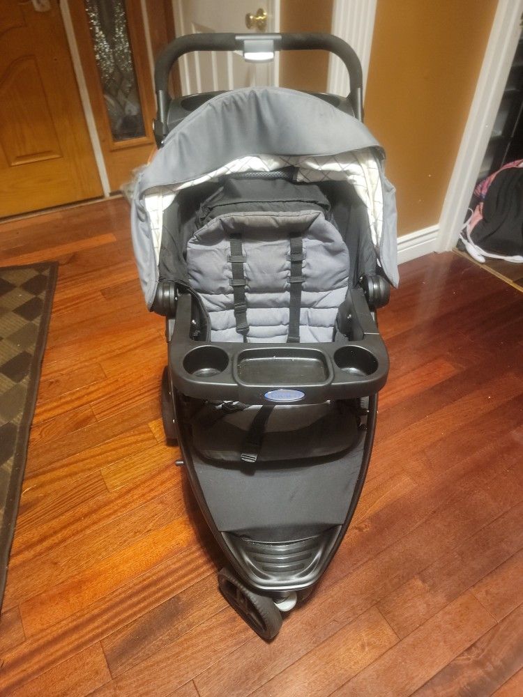 Graco Jogging Stroller for Sale in Glassboro, NJ OfferUp
