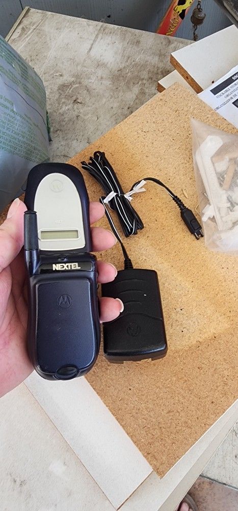 Working Older Flip Phine Vintage  90s