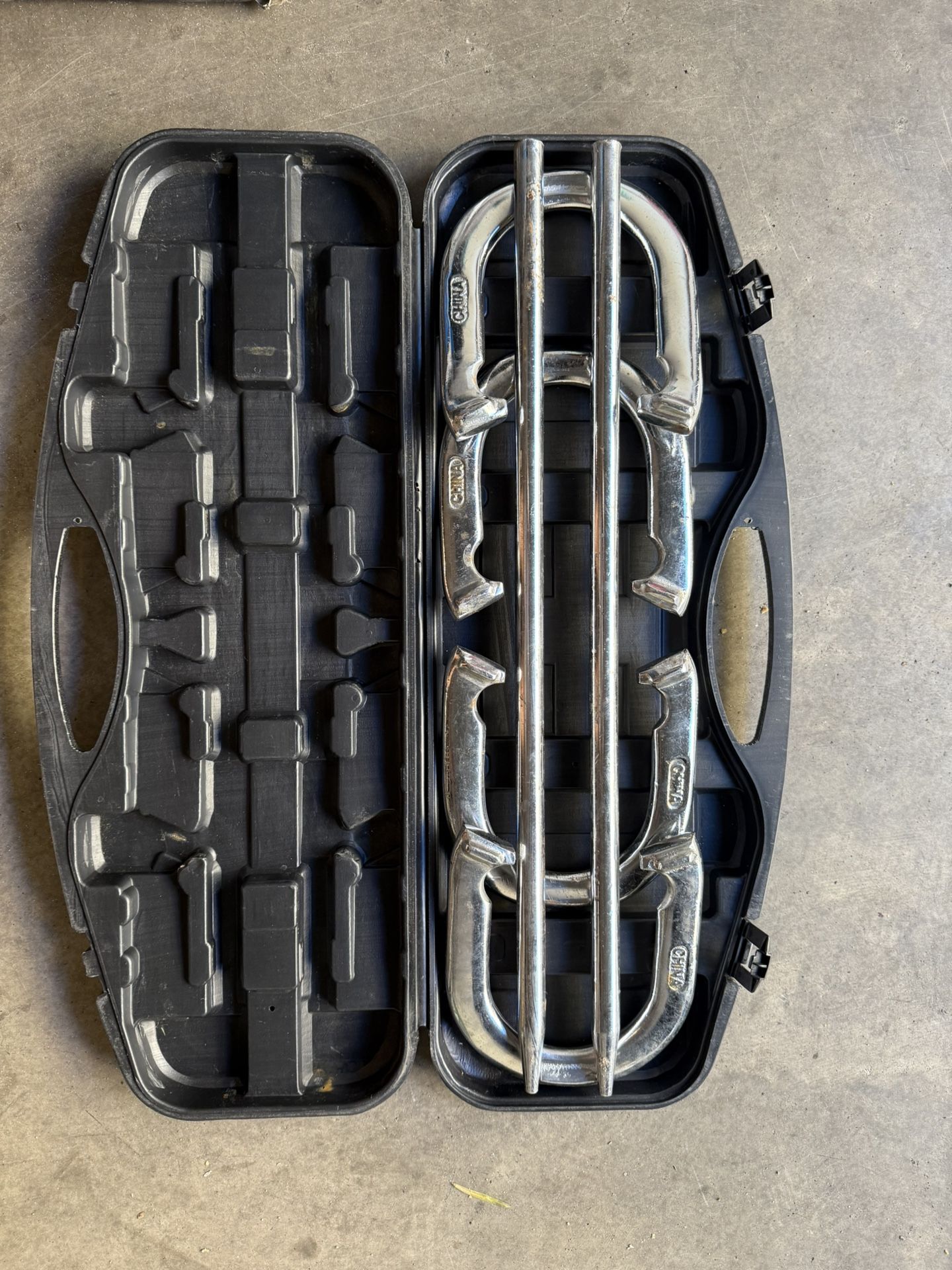 Spalding Horseshoe Set (2 Available) – Complete Outdoor Game