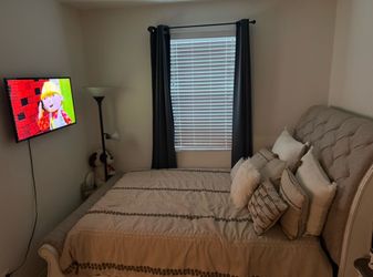 Savannah Queen sleigh bed