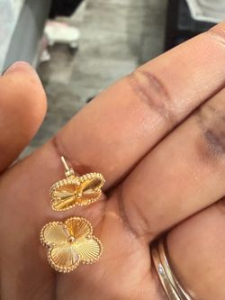 18k gold Van Cleef earrings