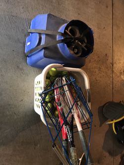 Prince automatic tennis balls shooter with basket full balls and see pics