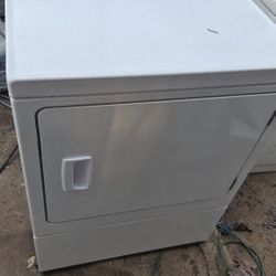 Speed Queen Commercial Gas Dryer Super Capacity And Heavy Duty Semi New 