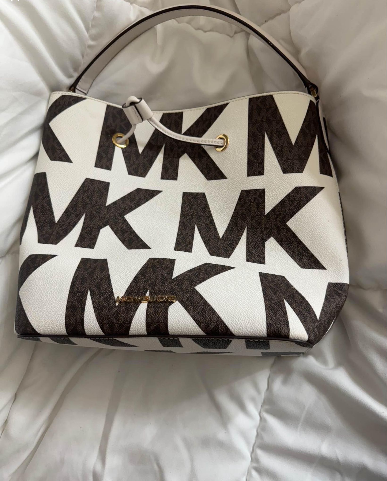 Michael Kors Bucket Bag